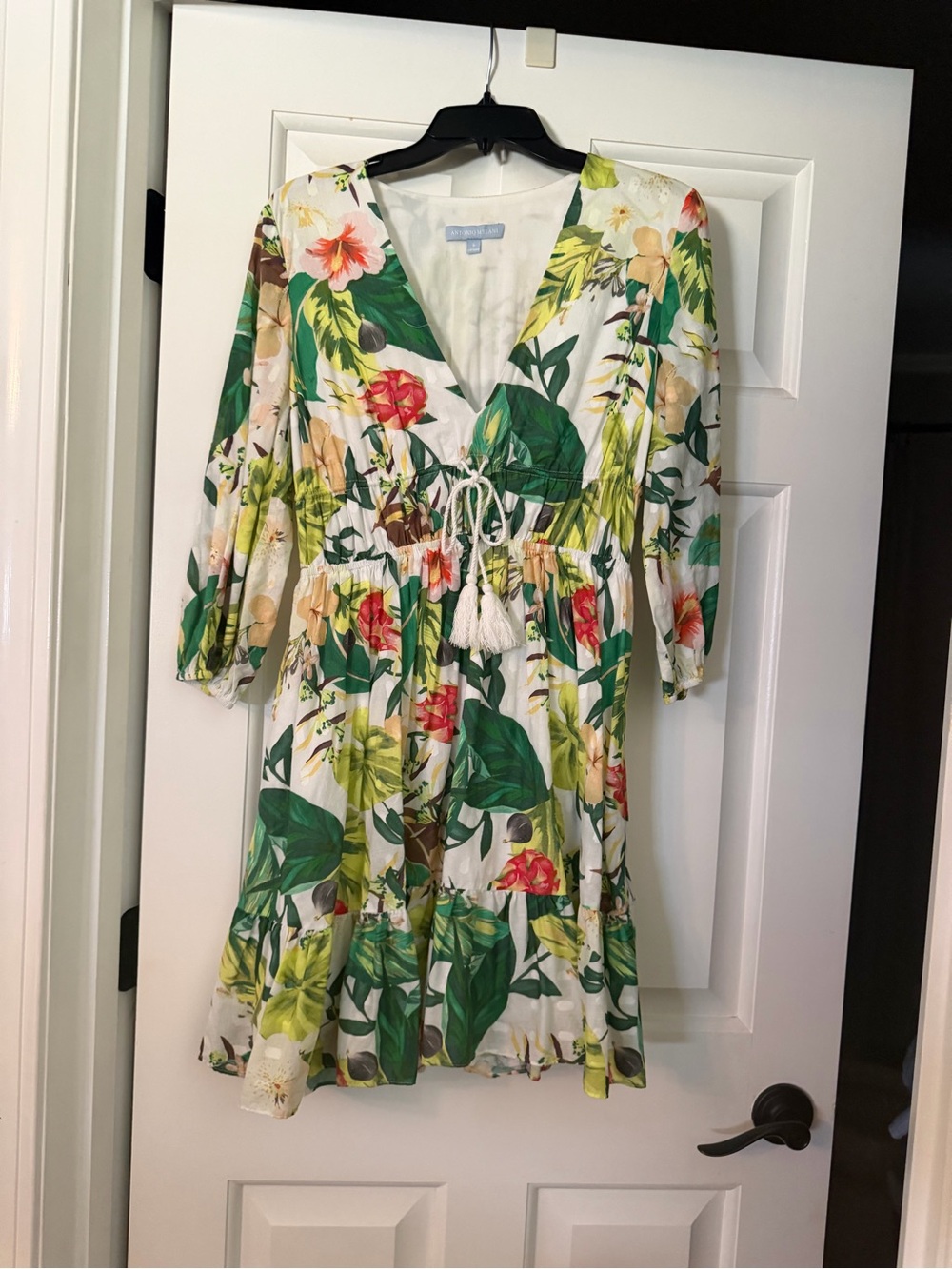 ANTONIO MELANI White Floral V-Neck Tie-Waist Dress with Green Leaves